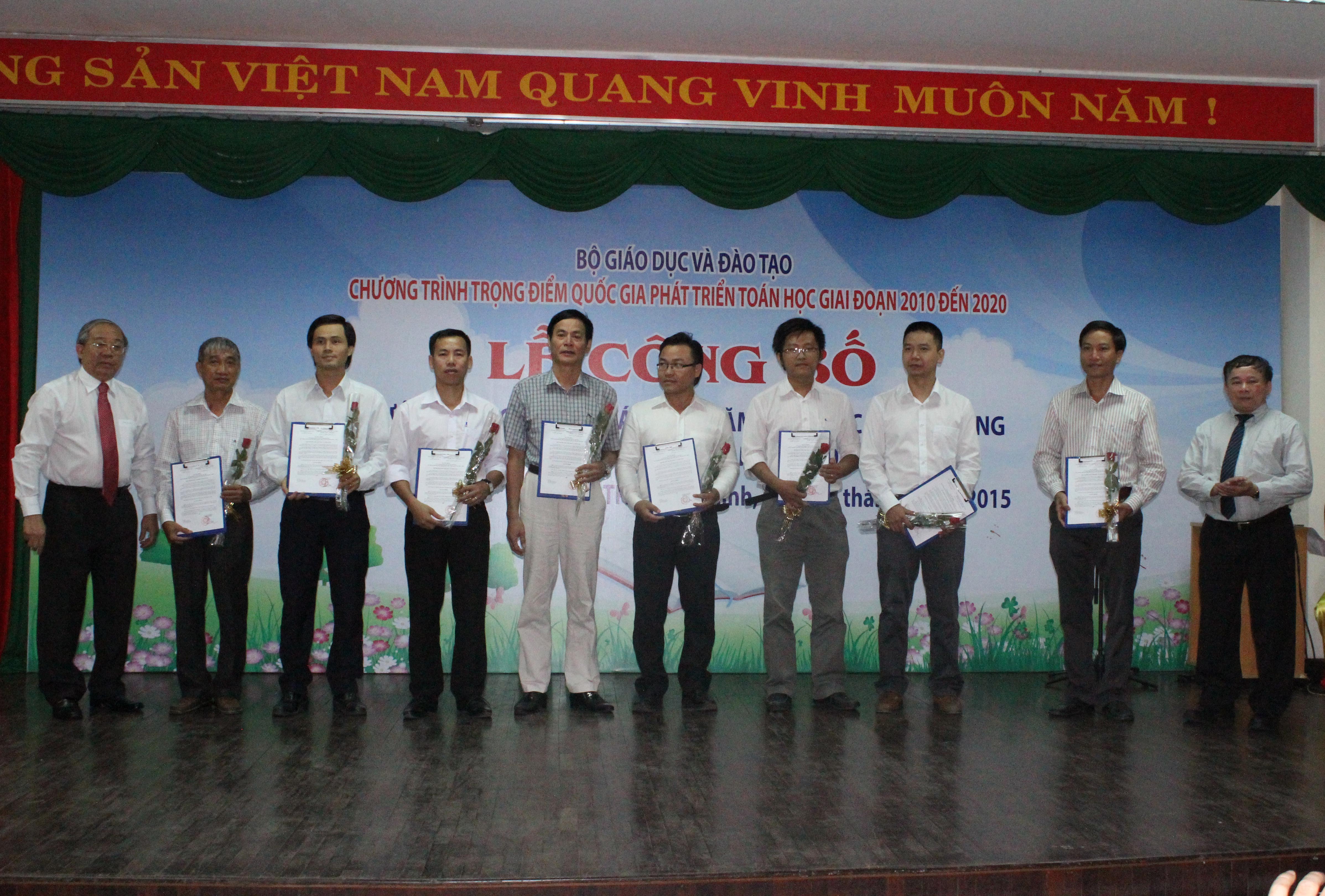 Lễ công bố thưởng công trình toán học năm 2014 và cấp học bổng cho sinh viên-học sinh chuyên toán năm 2014-2015