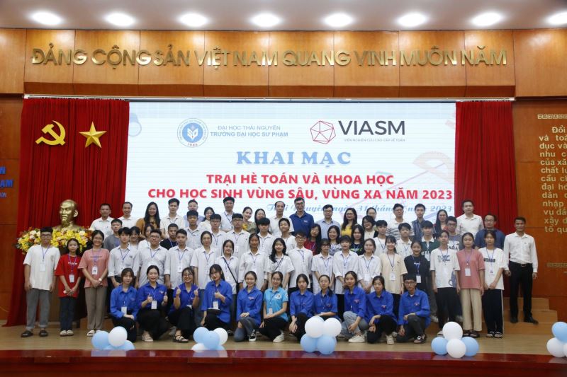 Trại hè Toán và Khoa học “Thắp sáng ước mơ” cho học sinh khu vực vùng sâu, vùng xa