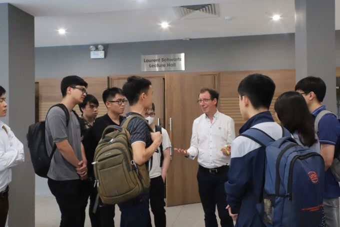 GS Stéphane Mallat với chuỗi bài giảng đại chúng về Khoa học dữ liệu và học máy