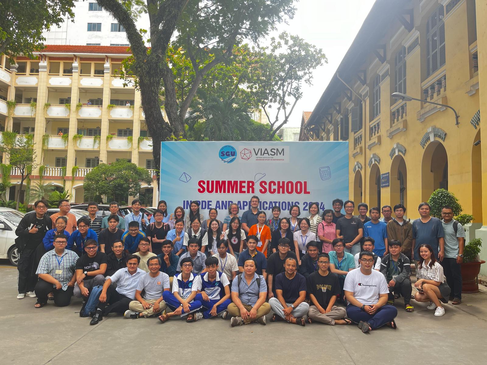 Trường hè về Phương trình đạo hàm riêng và ứng dụng 2024