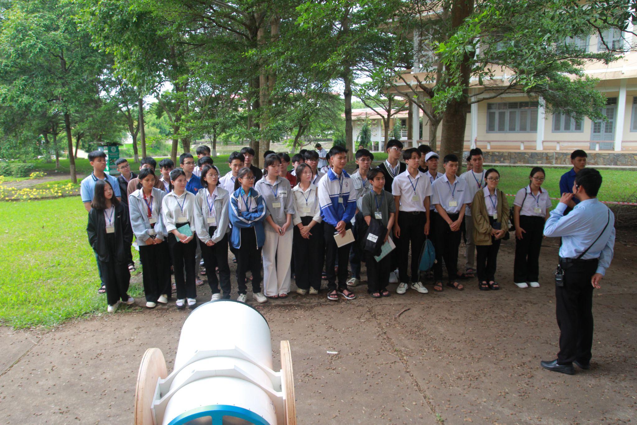 Trại hè Toán và Khoa học cho học sinh trung học phổ thông năm 2025
