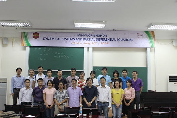 Hội thảo ”Hệ động lực và phương trình đạo hàm riêng”