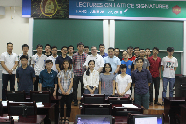 The school on Lattice Signatures