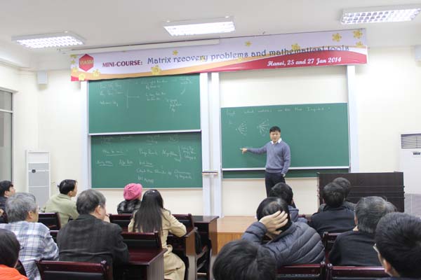Khai giảng Khóa học ngắn hạn “Matrix recovery problems and mathematical tools” tại VIASM